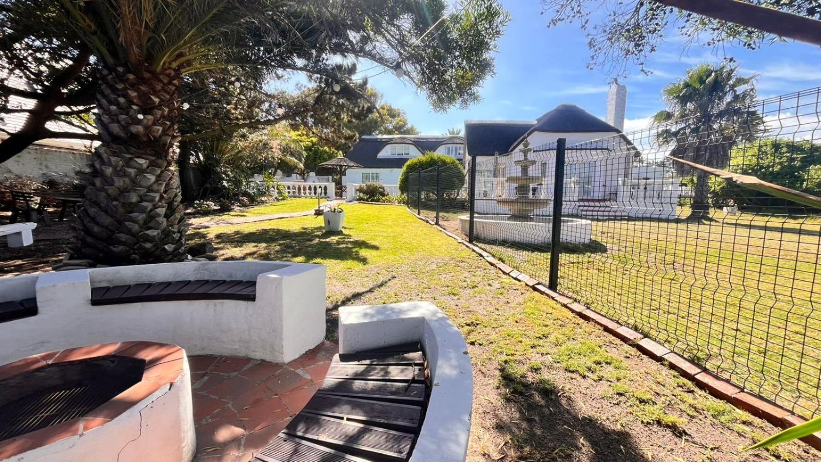 Lagoon Lodge Cape Town Exterior photo